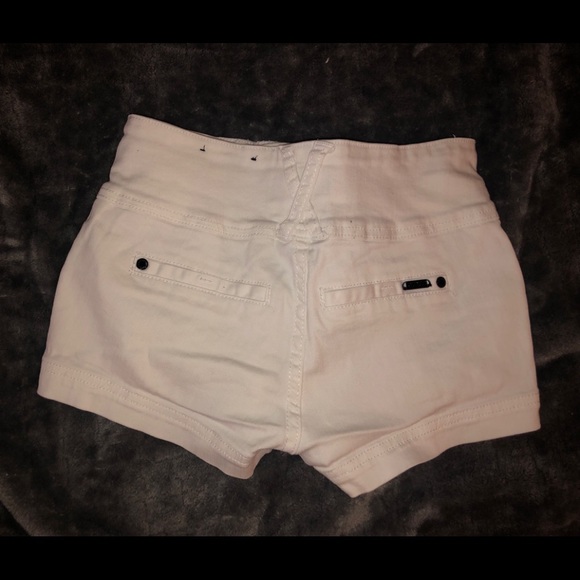 Guess Jean Shorts - Picture 2 of 4